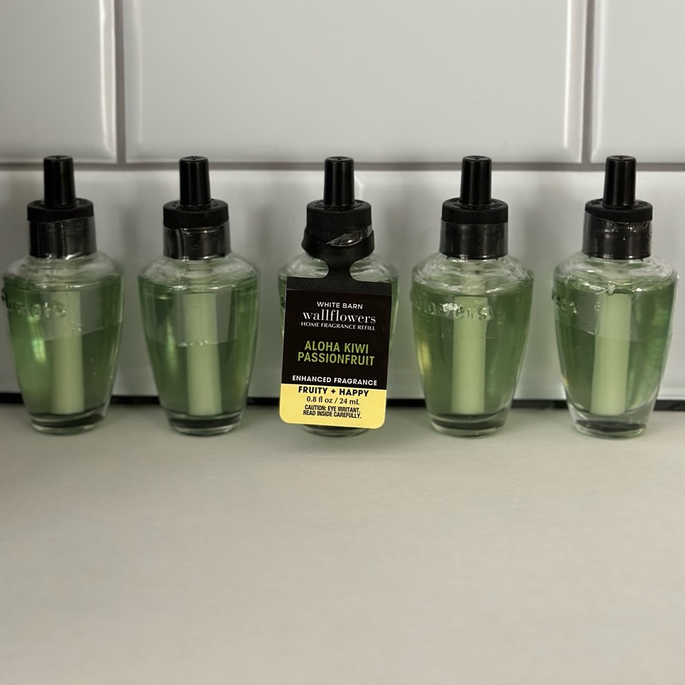 5 Aloha Kiwi Passionfruit Wallflower Refills - Picture 2 of 3